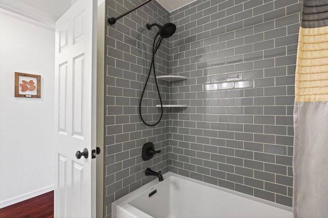 140 W Eagle Lake Drive, Maple Grove, MN 55369