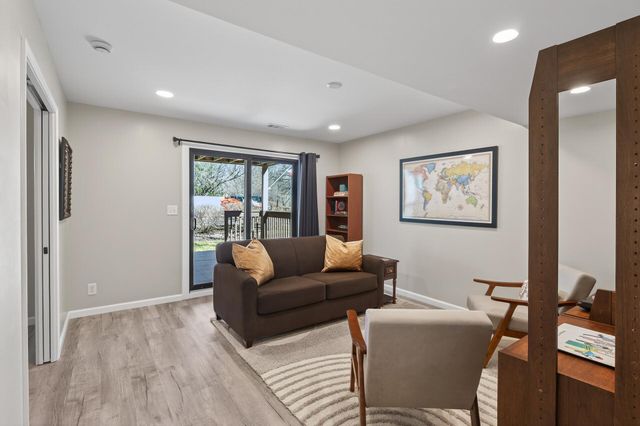 140 W Eagle Lake Drive, Maple Grove, MN 55369