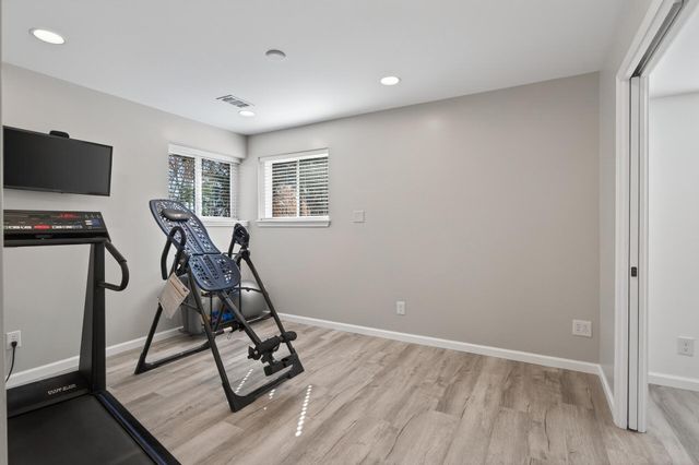 140 W Eagle Lake Drive, Maple Grove, MN 55369