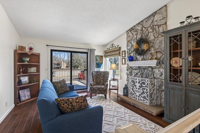 140 W Eagle Lake Drive, Maple Grove, MN 55369