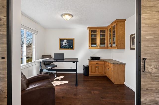 140 W Eagle Lake Drive, Maple Grove, MN 55369