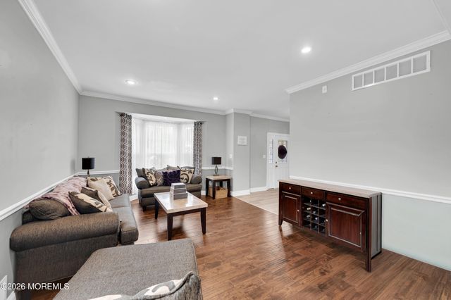1 Blue Jay Court, Jackson, NJ 08527