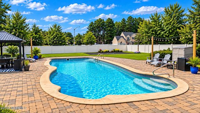 1 Blue Jay Court, Jackson, NJ 08527