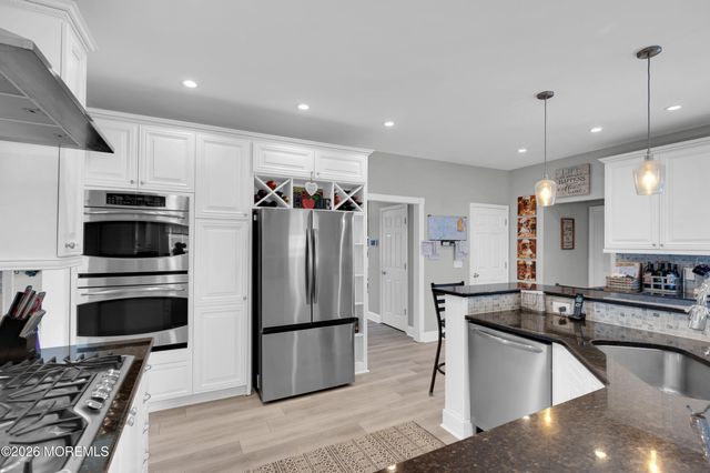 1 Blue Jay Court, Jackson, NJ 08527