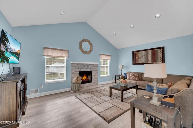 1 Blue Jay Court, Jackson, NJ 08527