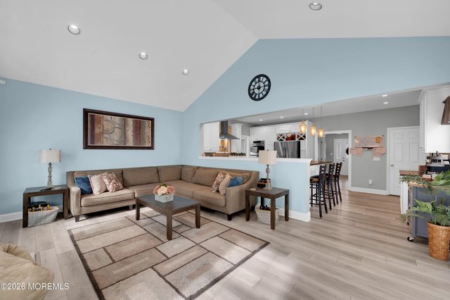 1 Blue Jay Court, Jackson, NJ 08527