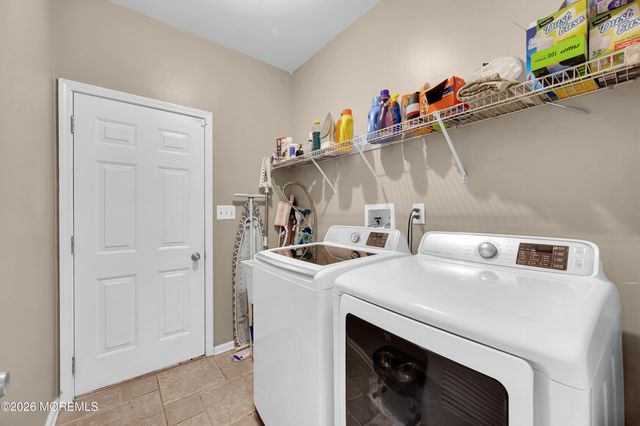 1 Blue Jay Court, Jackson, NJ 08527