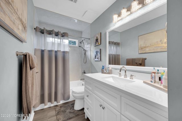 1 Blue Jay Court, Jackson, NJ 08527