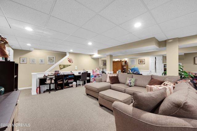 1 Blue Jay Court, Jackson, NJ 08527