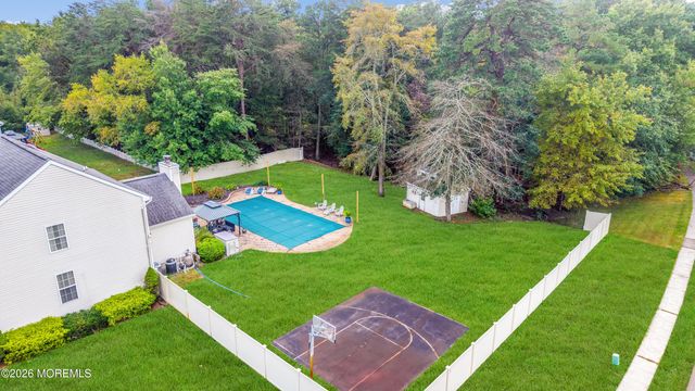 1 Blue Jay Court, Jackson, NJ 08527