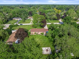6207 S 123rd STREET, Hales Corners, WI 53130
