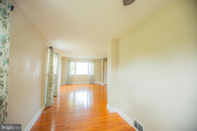 3228 TOM SWEENEY DR, Brookhaven, PA 19015