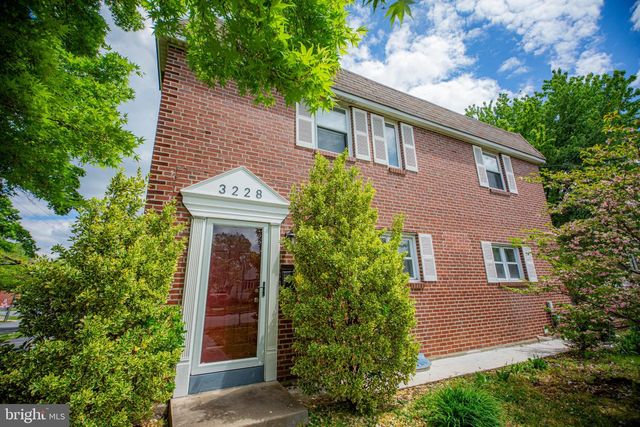 3228 TOM SWEENEY DR, Brookhaven, PA 19015
