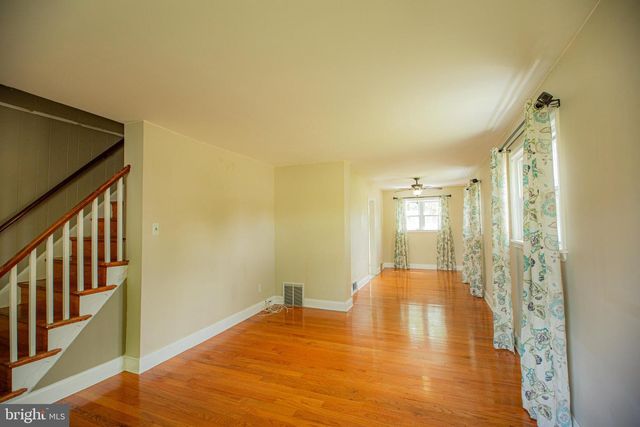 3228 TOM SWEENEY DR, Brookhaven, PA 19015