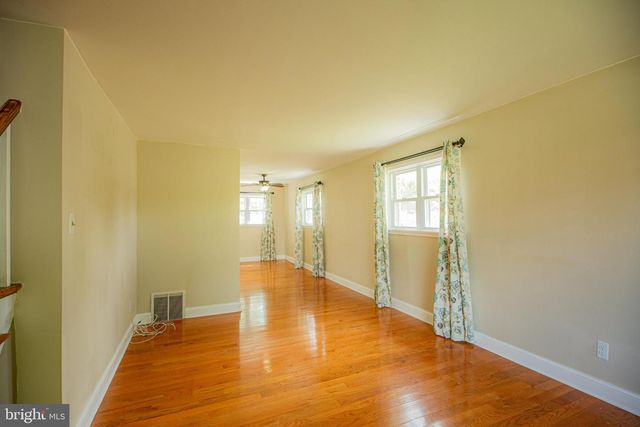 3228 TOM SWEENEY DR, Brookhaven, PA 19015