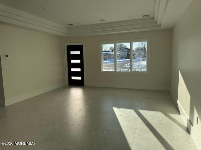 7 Whalepond Road, Oakhurst, NJ 07755