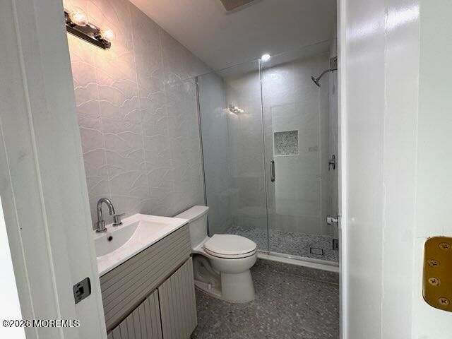 7 Whalepond Road, Oakhurst, NJ 07755