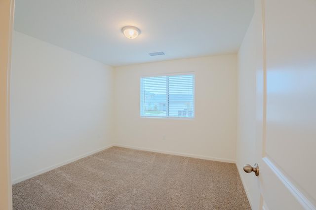 2121 E Oak Avenue, Visalia, CA 93292