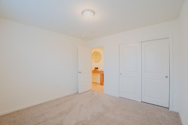 2121 E Oak Avenue, Visalia, CA 93292