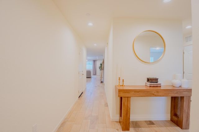 2121 E Oak Avenue, Visalia, CA 93292