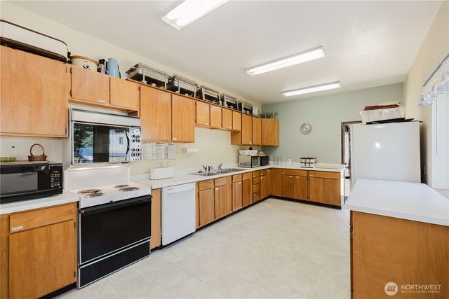 6869 Central Valley Road NE, Bremerton, WA 98311