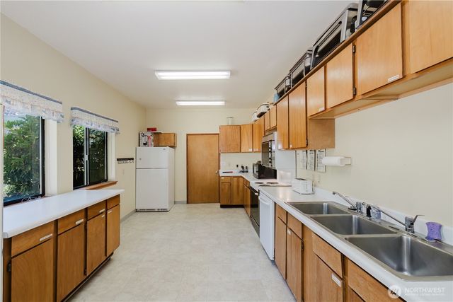 6869 Central Valley Road NE, Bremerton, WA 98311