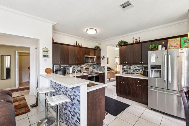 405 E Royal Cove Circle, Davie, FL 33325