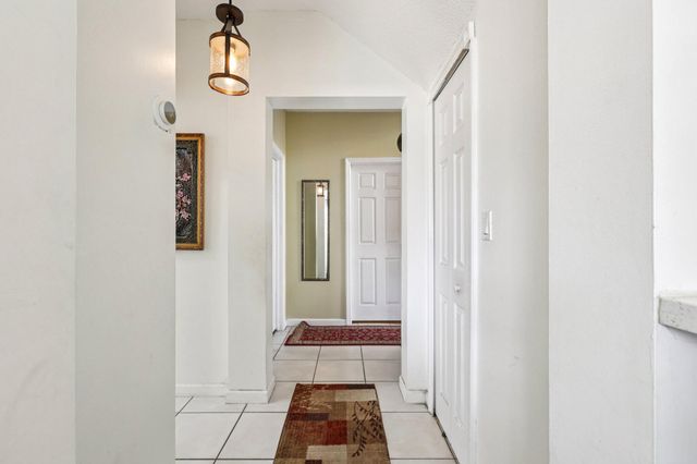 405 E Royal Cove Circle, Davie, FL 33325