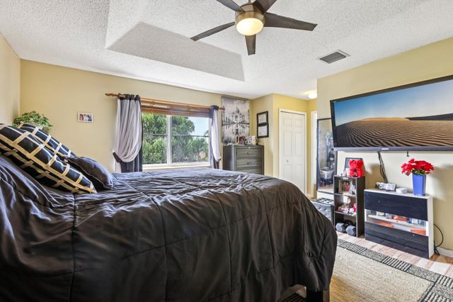 405 E Royal Cove Circle, Davie, FL 33325