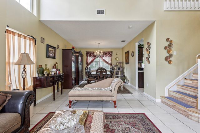 405 E Royal Cove Circle, Davie, FL 33325