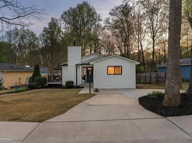 1005 Summit Drive, Greenville, SC 29609