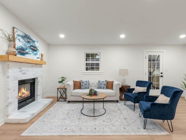 1005 Summit Drive, Greenville, SC 29609