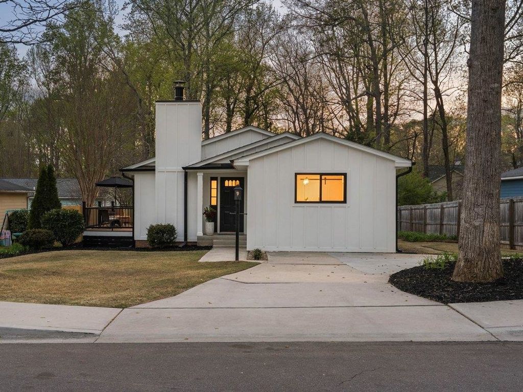 1005 Summit Drive, Greenville, SC 29609