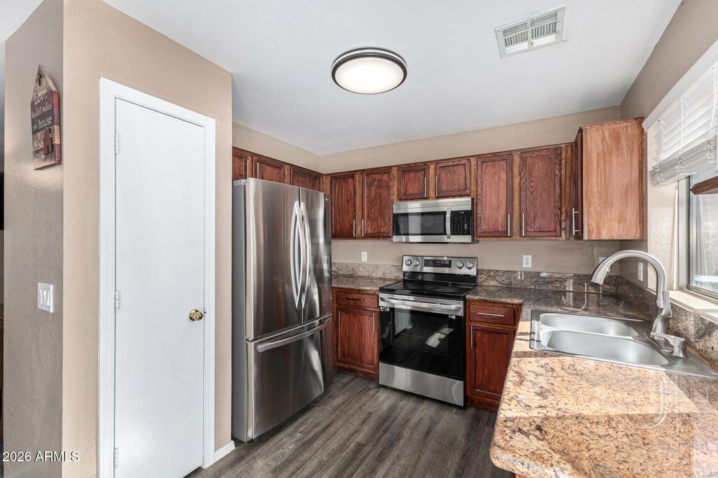998 S 239TH Lane, Buckeye, AZ 85326 — photo 2