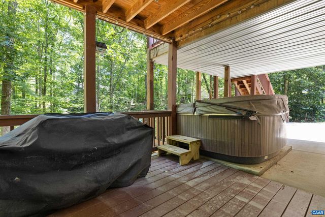 8 RIVERSIDE DR, Palmyra, VA 22963