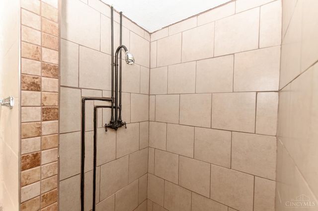 8352 Lyness Drive, Colerain Twp, OH 45239