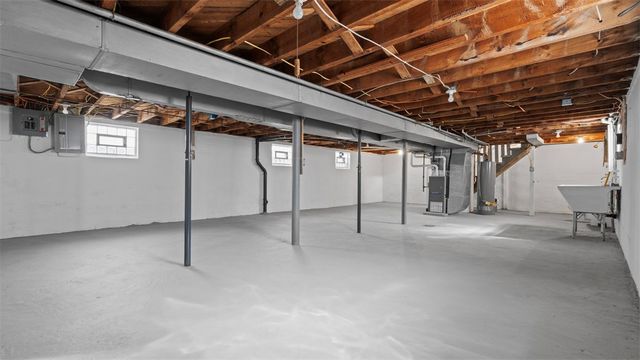 2119 Mcminn Street, Aliquippa, PA 15001