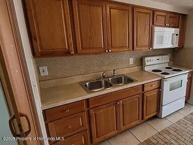 9101 Gray Fox Lane, Port Richey, FL 34668