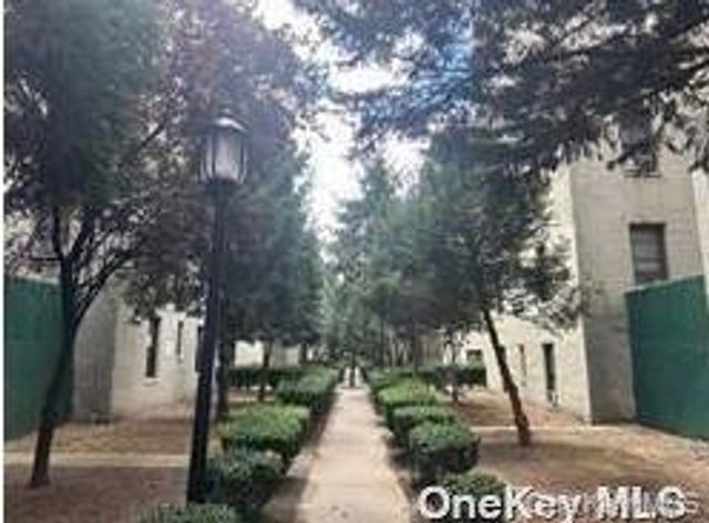 21-05 33 Street 5F, Astoria, NY 11101