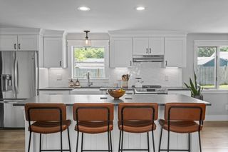 6 Exeter Road, Beverly, MA 01915