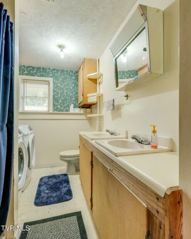 132 Old Country Road, Church Hill, TN 37642
