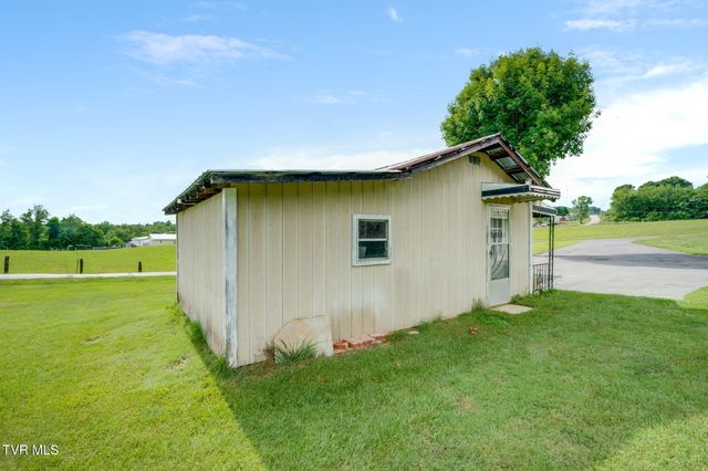 132 Old Country Road, Church Hill, TN 37642