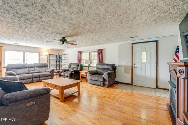 132 Old Country Road, Church Hill, TN 37642
