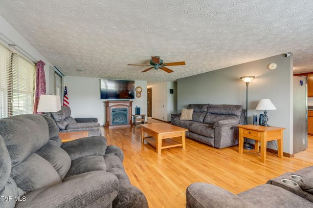 132 Old Country Road, Church Hill, TN 37642
