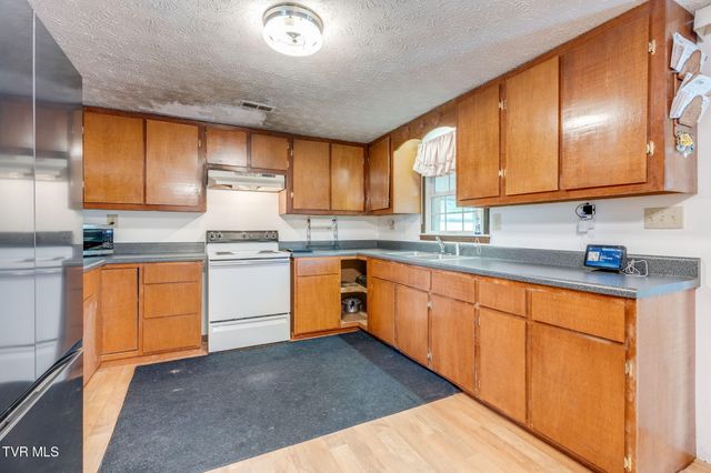 132 Old Country Road, Church Hill, TN 37642