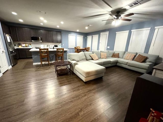 16609 SUMPTUOUS DR, Manor, TX 78653