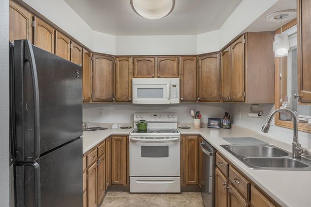 1585 GILLAM WAY, Fairbanks, AK 99701