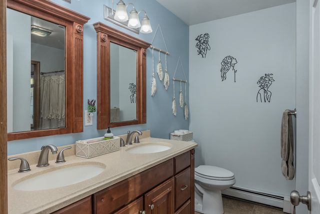 1585 GILLAM WAY, Fairbanks, AK 99701