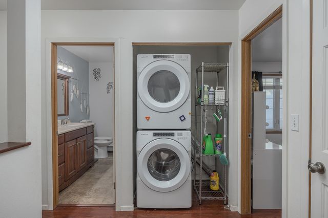 1585 GILLAM WAY, Fairbanks, AK 99701