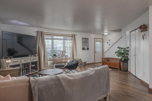 1585 GILLAM WAY, Fairbanks, AK 99701